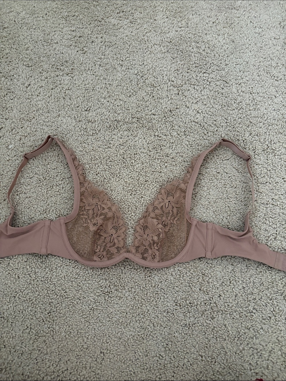 Skims Lace Trim Underwire Bra in Mauve